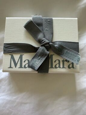 Max Mara Gift Card $150 expires 1/2026